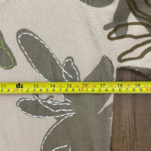 Chicos Floral Embroidered Sweater Womens Size M Tan Olive Green Scoop Neck - Picture 5 of 7